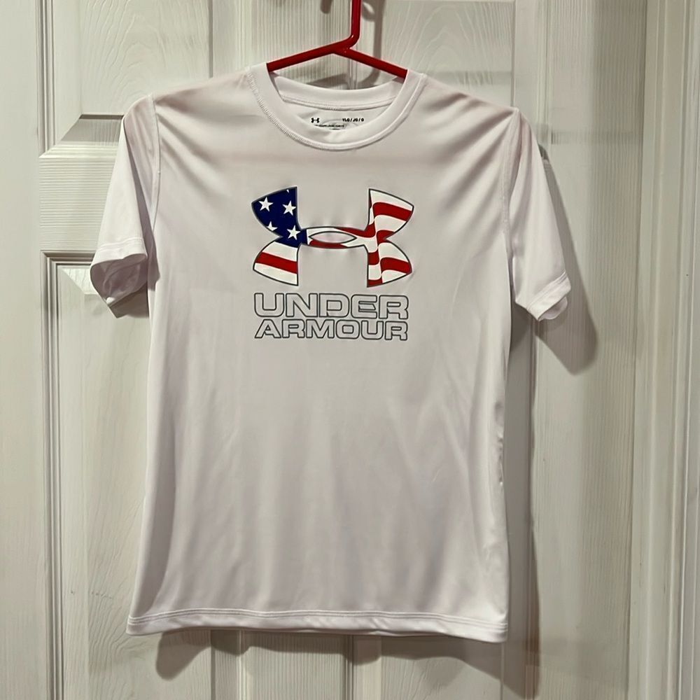 Under Armour youth large heatgear flag white shirt.